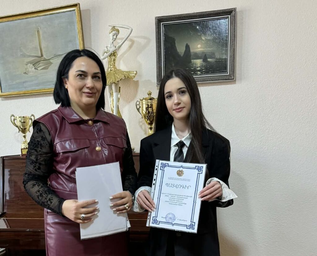 ՊԱՏՎՈԳՐԵՐԻ ՀԱՆՁՆՈՒՄ